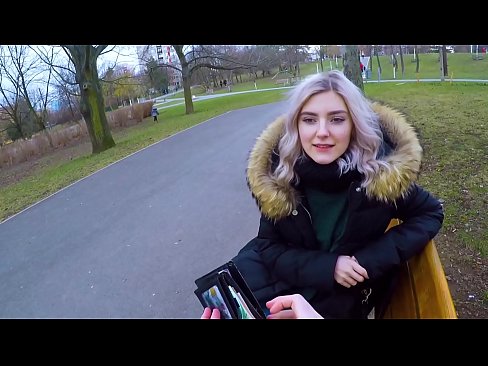 ❤️ Swallows hot cum coigreach airson airgead - blowjob anns a 'phàirc le Eva Elfie Gnè aig porn gd.passiveincome1.ru